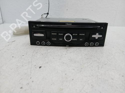 Bilradio PEUGEOT 5008 (0U_, 0E_) 1.6 HDi (112 hp) 32281100
