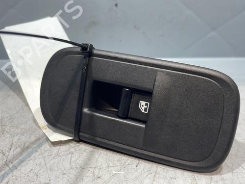 Used Right front window switch FIAT 500e (332_) Elektro (FA1) (95 hp) 29619366