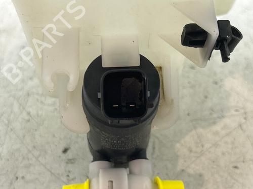 Used Windscreen washer tank Windscreen washer tank KIA SORENTO III (UM) 2.2 CRDi 4WD (200 hp) 40609280 40609280
