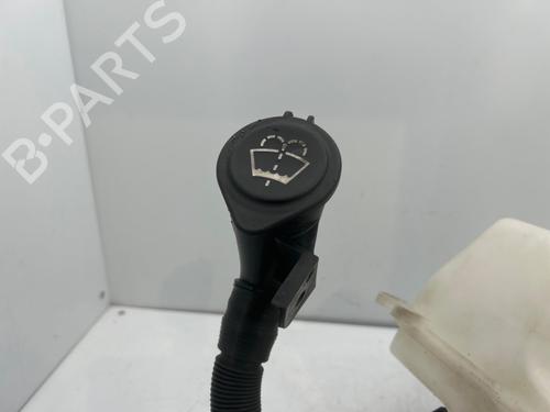 Used Windscreen washer tank Windscreen washer tank BMW 5 Touring (E61) 525 d (197 hp) 39937099 39937099