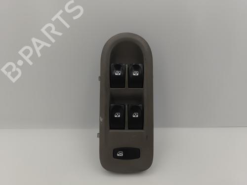 Used Left front window switch RENAULT CLIO III (BR0/1, CR0/1) 1.6 16V (BR05, BR0B, BR0Y, BR15, BR1J, BR1M, BR1Y, CR0B,... (112 hp) 30701151