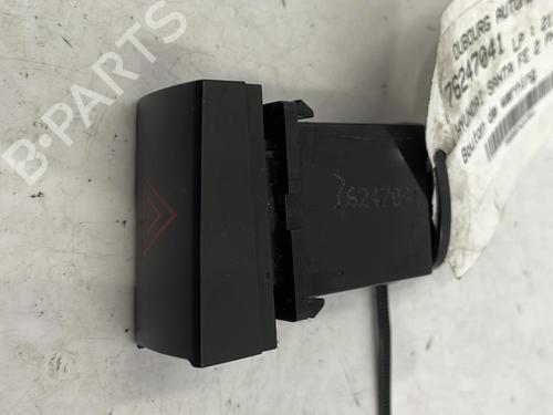 Used Warning switch HYUNDAI SANTA FÉ II (CM) 2.2 CRDi GLS 4x4 (150 hp) 22829048