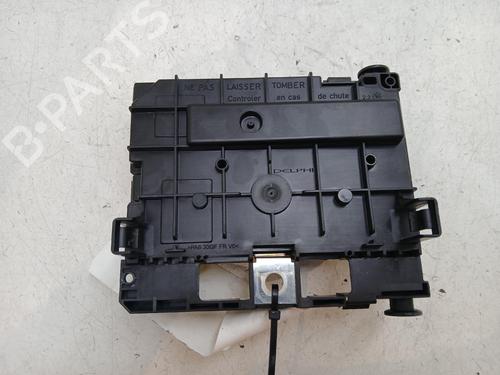 Used Fuse box Fuse box 38185411 38185411