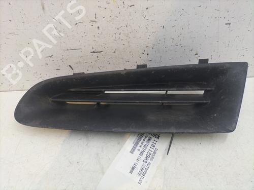 Used Grille RENAULT CLIO III (BR0/1, CR0/1) 1.4 16V (98 hp) 28440904
