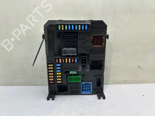Used Fuse box Fuse box 38530797 38530797