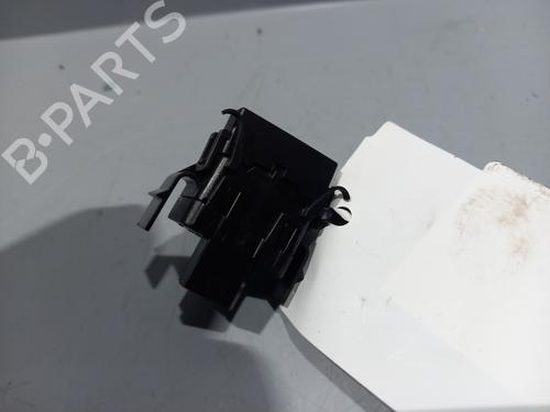 Used Warning switch Warning switch MERCEDES-BENZ A-CLASS (W169) A 180 CDI (169.007, 169.307) (109 hp) 28499503 28499503