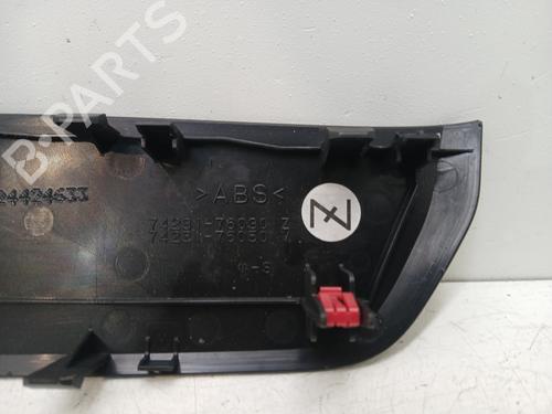 Mando elevalunas delantera derecho Mando elevalunas delantera derecho LEXUS UX (_AA1_, _AH1_, _MA1_) 250h (MZAH10) (184 hp) 36571300 36571300