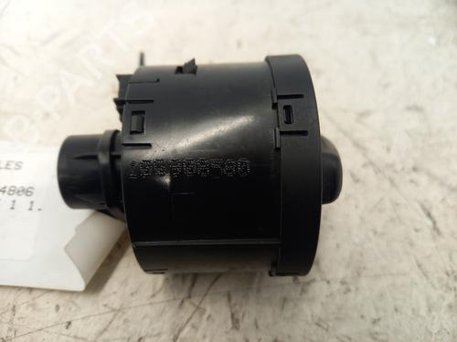 Headlight switch SKODA OCTAVIA III (5E3, NL3, NR3) 1.6 TDI | BP23829972I24 - Image 4
