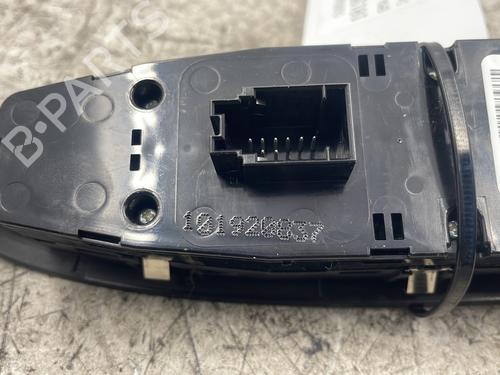 Used Left front window switch Left front window switch BMW X1 (F48) sDrive 18 d (150 hp) 24032858 24032858