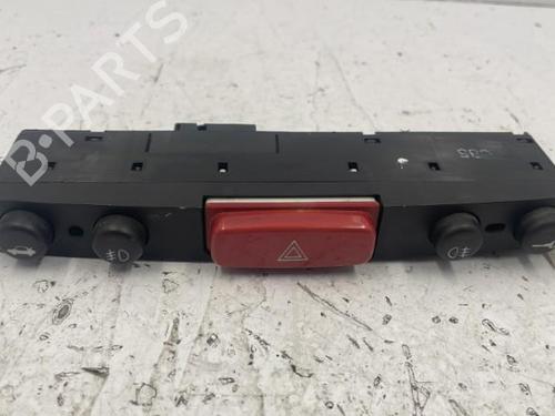 Used Warning switch Warning switch ALFA ROMEO 147 (937_) 1.9 JTD (937.AXD1A, 937.BXD1A, 937.AXV1A, 937.BXB1A,... (115 hp) 22836867 22836867