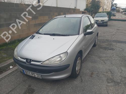 Brugte PEUGEOT 206 Hatchback (2A/C) 1.4 i (75 hp) 4392928