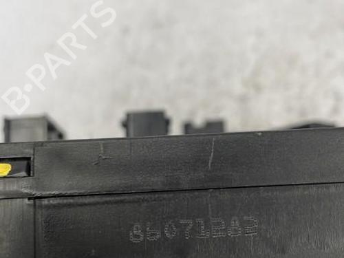 Used Fuse box Fuse box 22834143 22834143