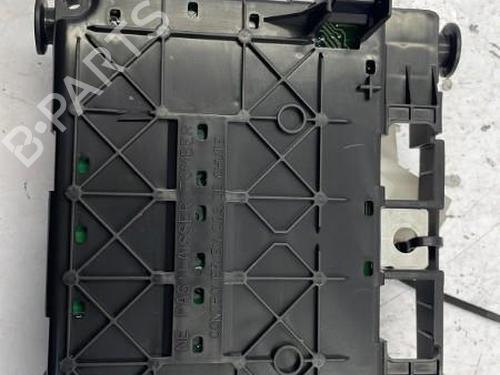 Used Fuse box Fuse box 22841531 22841531