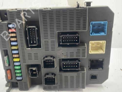 Used Fuse box Fuse box 22846172 22846172