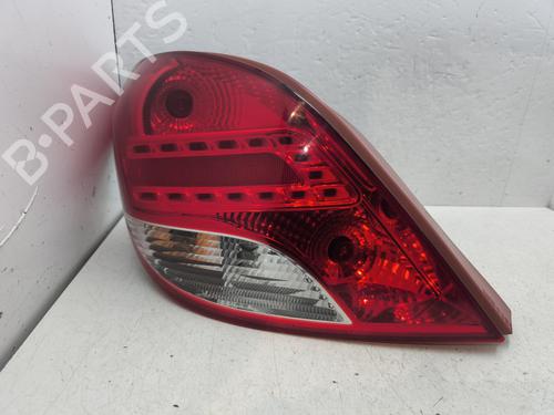 Used Left taillight Left taillight 32461644 32461644