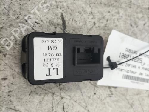 Switch OPEL ZAFIRA A MPV (T98) 2.0 DTI 16V (F75) | BP23905646I30 - Image 4