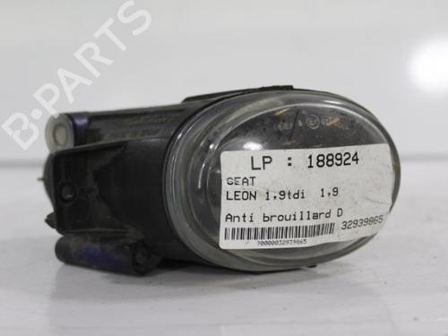 Used Right front fog light SEAT LEON (1M1) 1.9 TDI (110 hp) 22813980