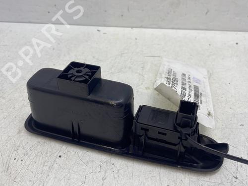 Used Right rear window switch Right rear window switch PEUGEOT 5008 (0U_, 0E_) 1.6 HDi (112 hp) 31263559 31263559