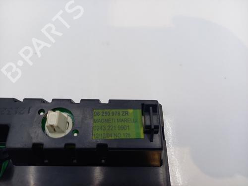 Used Display monitor Display monitor 32382929 32382929