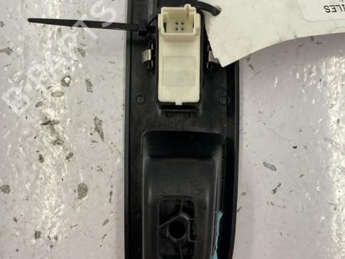 Used Right rear window switch Right rear window switch PEUGEOT 2008 II (UD_, US_, UY_, UJ_, UR_, UC_) 1.2 PureTech 130 (USHNS, URHNS) (130 hp) 22839559 22839559