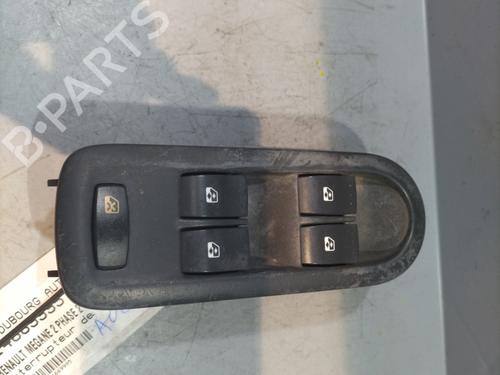 Used Left front window switch RENAULT MEGANE II (BM0/1_, CM0/1_) 1.9 dCi (131 hp) 30088499