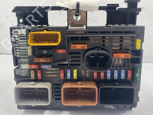 Used Fuse box CITROËN C5 III (RD_) 1.6 HDi 110 (RD9HZC) (109 hp) 22845376