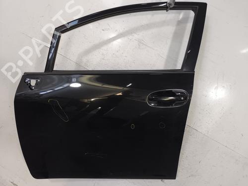 Used Left front door TOYOTA VERSO (_R2_) 2.0 D-4D (AUR20_, AUR20R) (126 hp) 30134694
