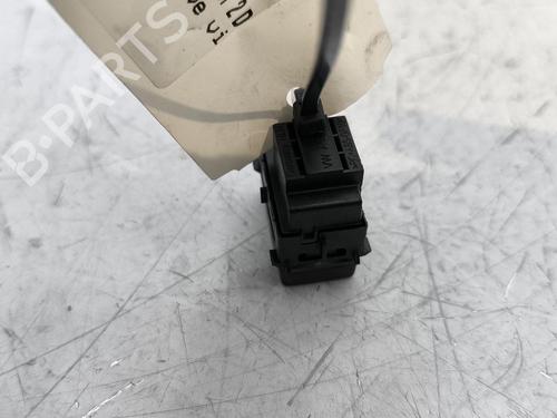 Right front window switch SKODA OCTAVIA III Combi (5E5, 5E6) 2.0 TDI 4x4 | BP40516074I26 - Image 4