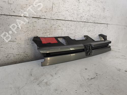 Used Grille Grille PEUGEOT 306 Hatchback (7A, 7C, N3, N5) 1.9 D (68 hp) 35886830 35886830