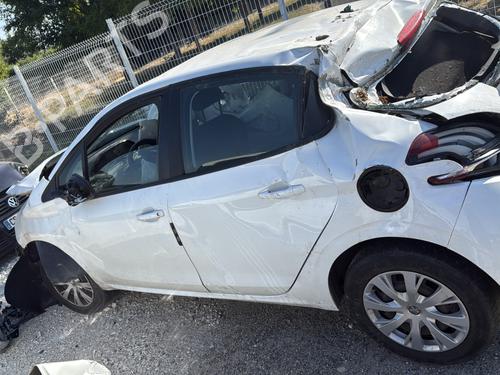 Gebruikte PEUGEOT 208 I (CA_, CC_) 1.6 HDi / BlueHDi 75 (75 hp) 3479138 Onderdelen