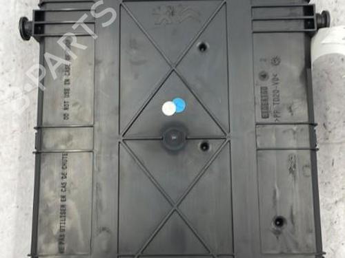 Fuse box PEUGEOT 208 I (CA_, CC_) 1.2 VTI 82 | BP22833735E1 