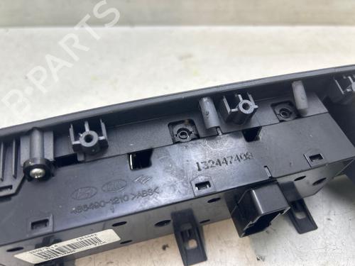 Left front window switch KIA SOUL I (AM) 1.6 CRDi 128 | BP39979073I27 - Image 3