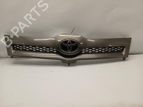 Grill TOYOTA COROLLA Verso (ZER_, ZZE12_, R1_) 2.0 D-4D (CUR10_, CUR10R) (116 hp) 31987881