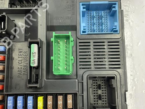 Used Fuse box Fuse box 22843613 22843613
