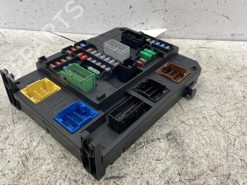 Used Fuse box Fuse box PEUGEOT 308 II (LB_, LP_, LW_, LH_, L3_) 2.0 GT BlueHDi 180 (181 hp) 24310153 24310153