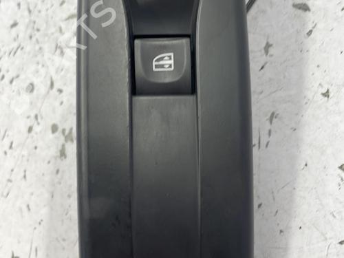 Switch RENAULT MEGANE III Coupe (DZ0/1_) 1.5 dCi (DZ0B) | BP22841301I30 