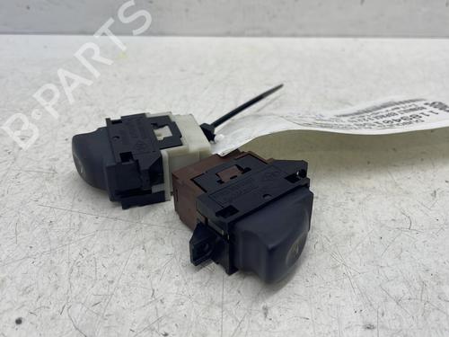 Used Left front window switch RENAULT ESPACE III (JE0_) 2.2 12V TD (JE0E, JE0H, JE0P) (113 hp) 31591801