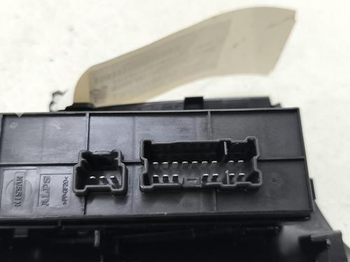 Left front window switch NISSAN JUKE (F15) 1.5 dCi | BP40055000I27 - Image 4