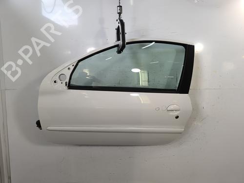 Used Left front door PEUGEOT 206+ (2L_, 2M_) 1.4 i (73 hp) 28610317