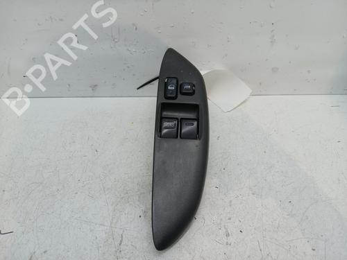 Mando elevalunas delantero izquierdo TOYOTA YARIS (_P1_) 1.0 (SCP10_, SCP10R) (68 hp) 29960113