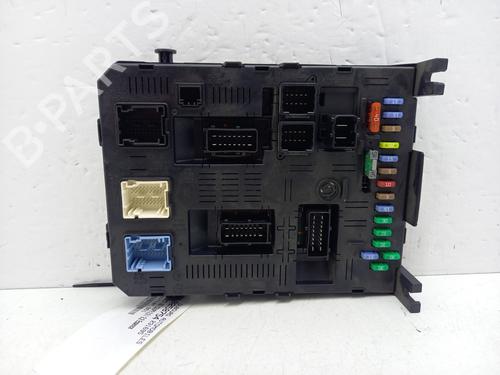 Used Fuse box PEUGEOT 407 Coupe (6C_) 2.2 16V (163 hp) 31581729