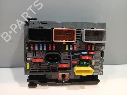 Used Fuse box PEUGEOT 3008 I MPV (0U_) 2.0 HDi (163 hp) 30379094