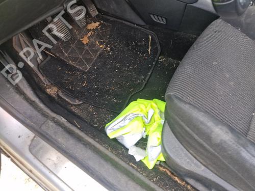 Fuse box PEUGEOT 407 Coupe (6C_) 2.2 16V | BP31581729E1 - Image 25