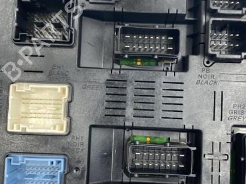 Used Fuse box Fuse box PEUGEOT 307 (3A/C) 1.6 HDi 110 (109 hp) 22833623 22833623