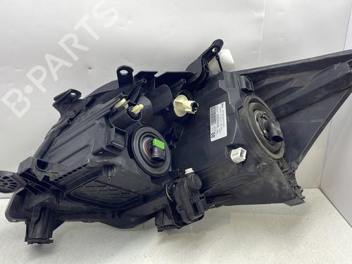 Used Right headlight Right headlight TOYOTA AURIS (_E15_) 1.6 (ZRE151_, ZRE151R) (124 hp) 33748193 33748193