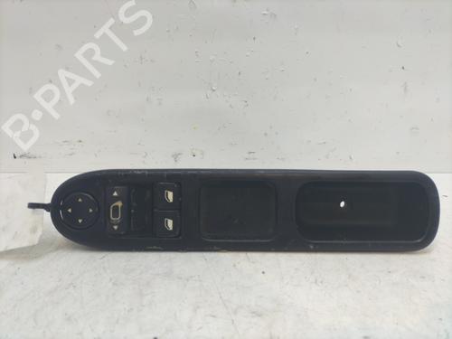 Used Left front window switch PEUGEOT 307 (3A/C) 1.6 HDi (90 hp) 29834107