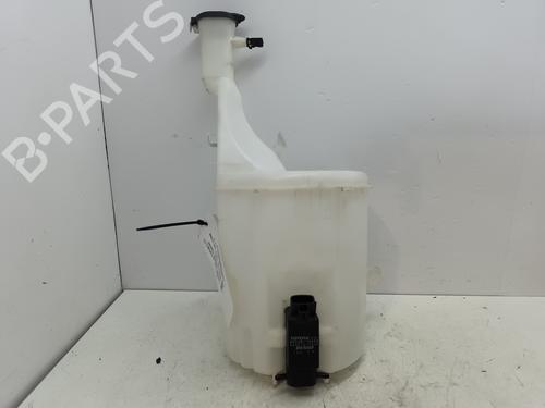 Used Windscreen washer tank TOYOTA YARIS (_P1_) 1.4 D-4D (NLP10_, NLP10R) (75 hp) 30497363