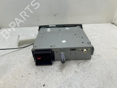 Used Radio Radio 37032111 37032111