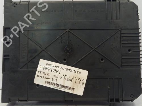 Used Fuse box PEUGEOT 308 II (LB_, LP_, LW_, LH_, L3_) 1.2 VTi 72 (82 hp) 22827845