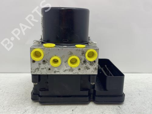 Used ABS pump VOLVO C30 (533) D2 (115 hp) 28718486